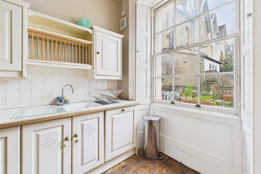 33 Pembroke Road, Clifton, Bristol BS8 3BE | Freeh