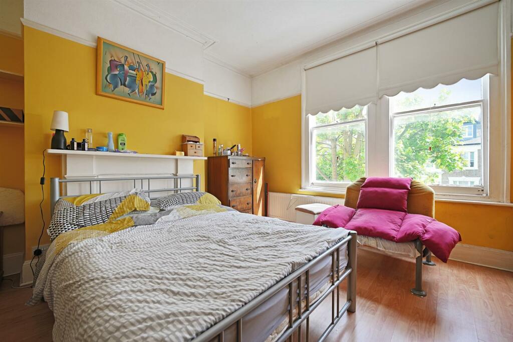 CCRE - 121 The Grove Bedroom A 3 (1).jpg