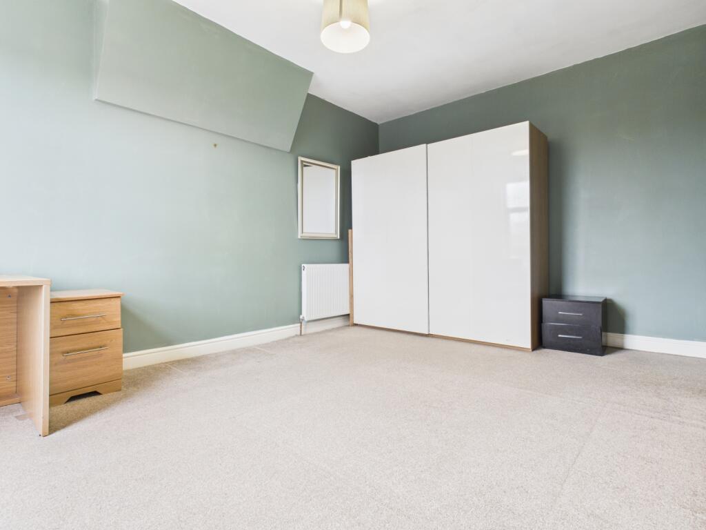 CAM03729G0-PR0165-STILL002