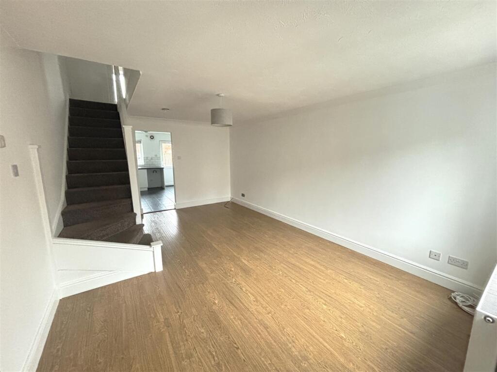lounge a.jpg