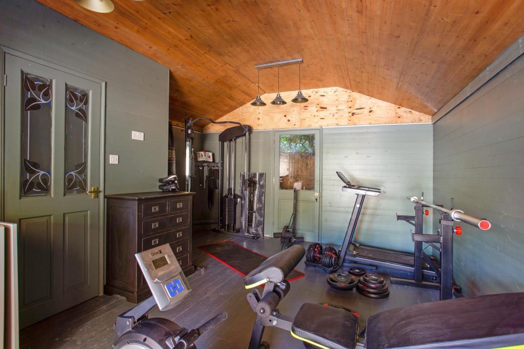 86 East End Road 304663 (11).jpg