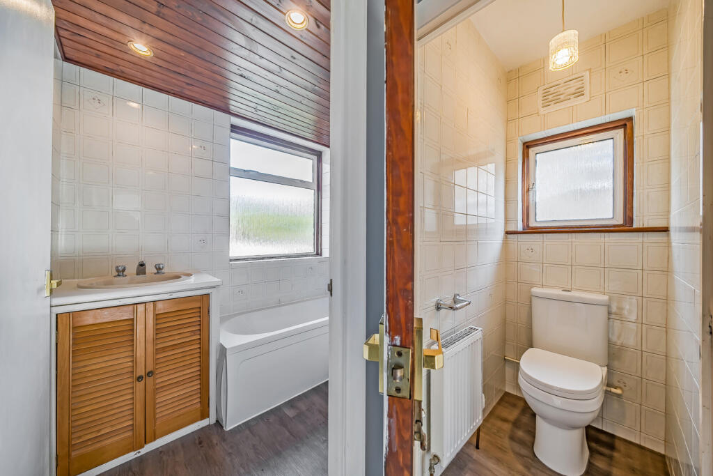 1364760-19-68e4de...