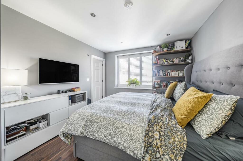 Davidson Frost-Wellings,DFW, King Edward House,Bed