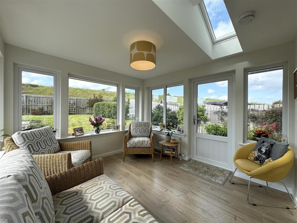 SUNROOM 3.JPG