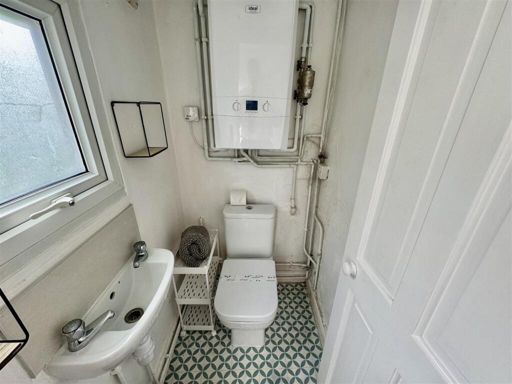 CLOACKROOM WC.jpg