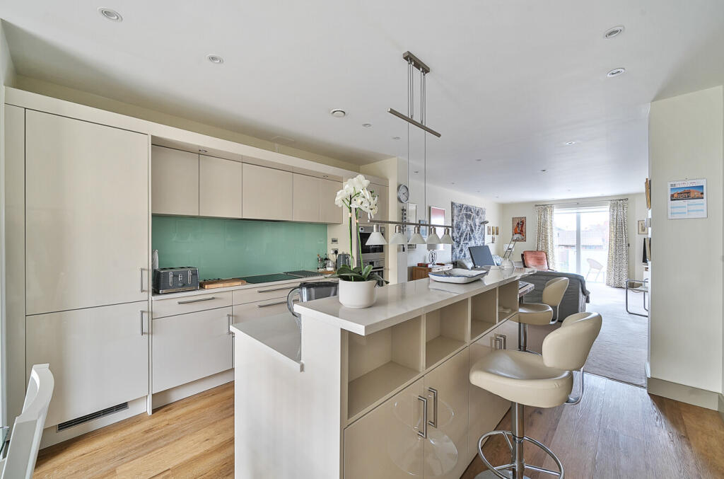 1329283-9-687f991...