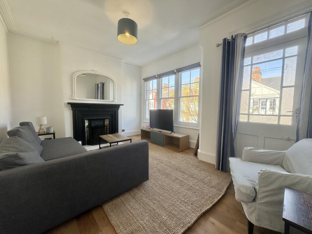 3 Bedroom Maisonette to rent in N4