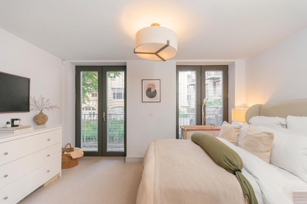 0F1HRE - Bedroom G.jpg