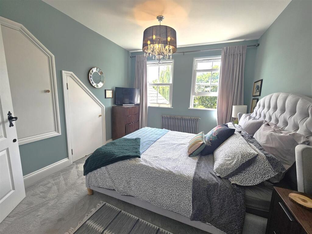 Master Bedroom.jpg