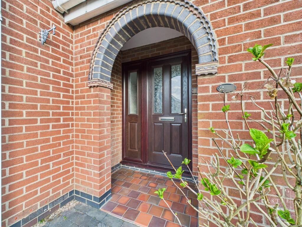 ENTRANCE PORCH