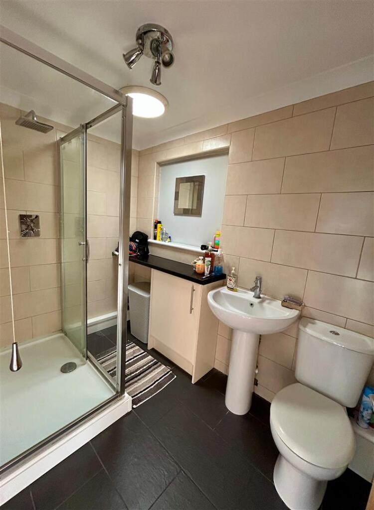 Shower room george.jpg