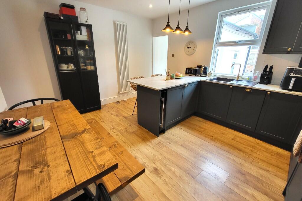 14' Kitchen/ Dining 
