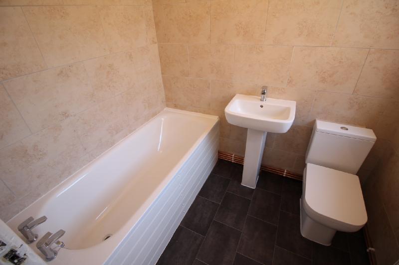 Bathroom (g)