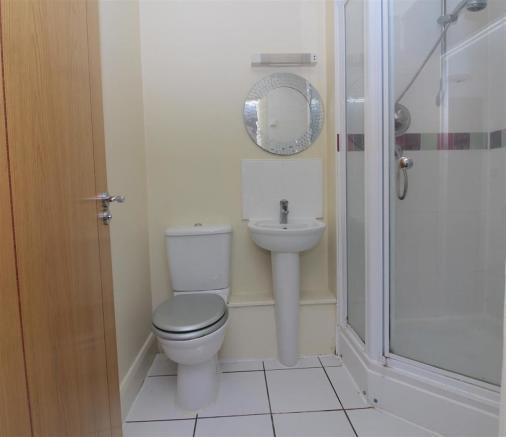 Mandara Point, Drapers Field - En-Suite Shower Roo