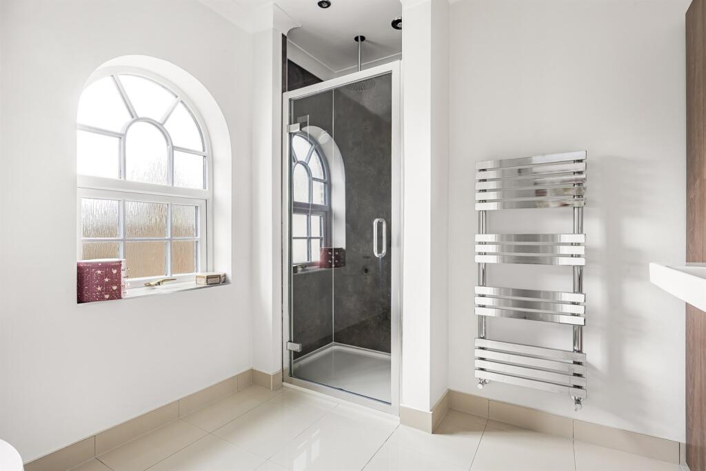 En Suite Shower Room