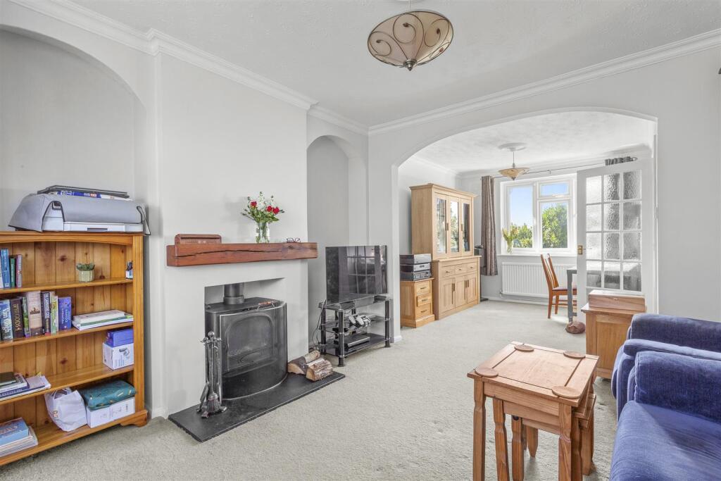 14 Hunt Road, HP13 7RE-10.jpg