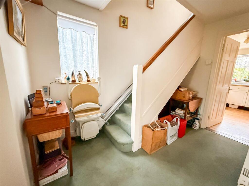 ENTRANCE HALLWAY
