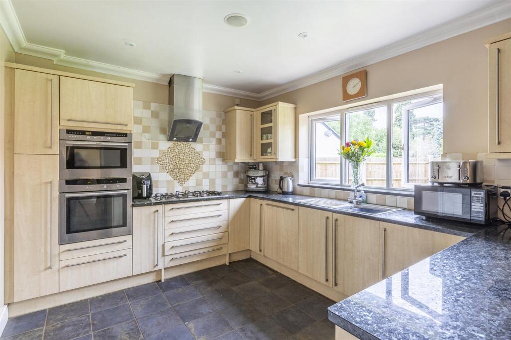 Kitchen/Breakfast Room