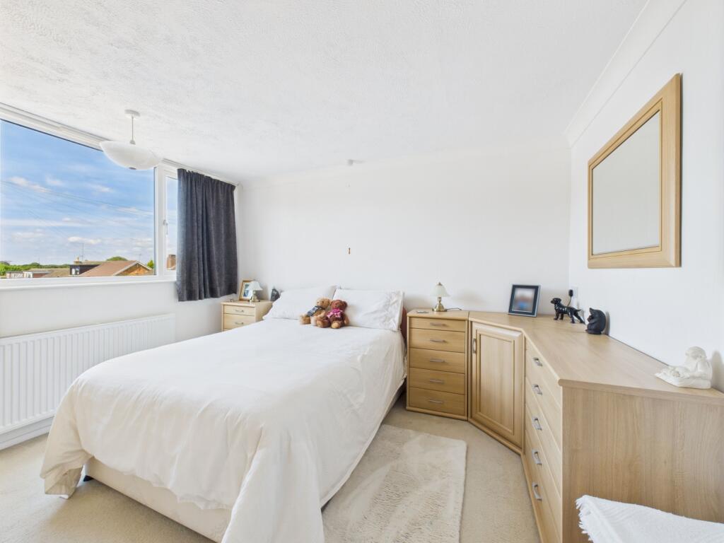 13. CAM04922G0-PR0051-STILL030