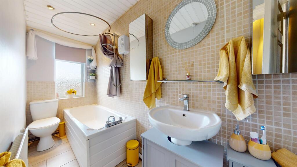 Roland Avenue Bathroom