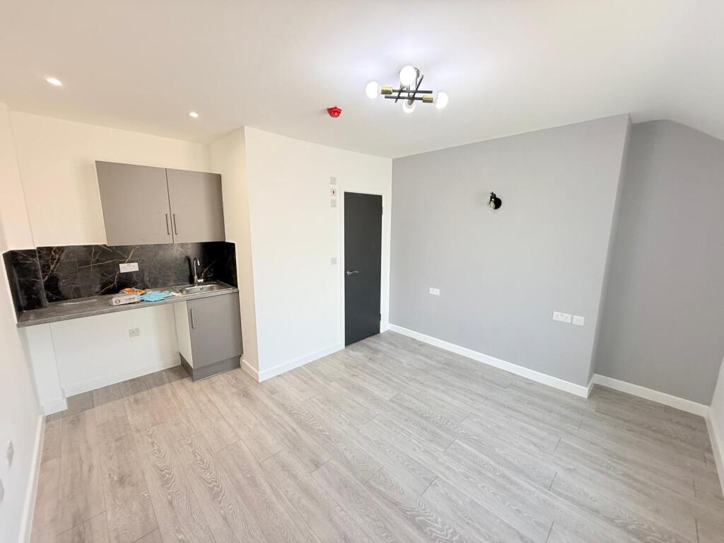 Brand New Studio Flat to Rent In Clapton ¿ E5