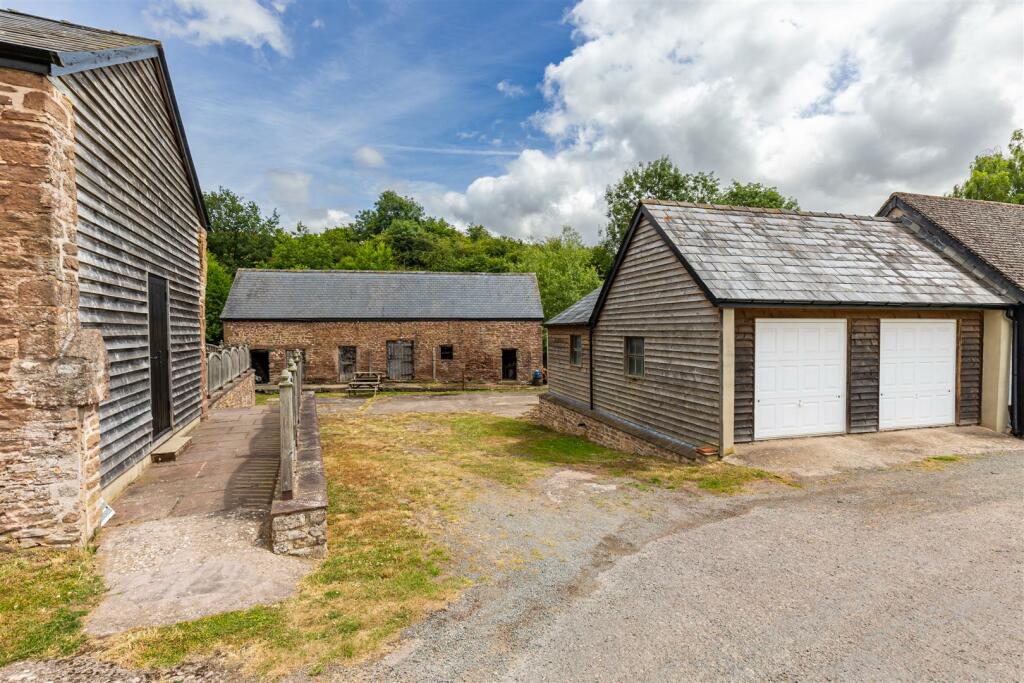 barns.jpg