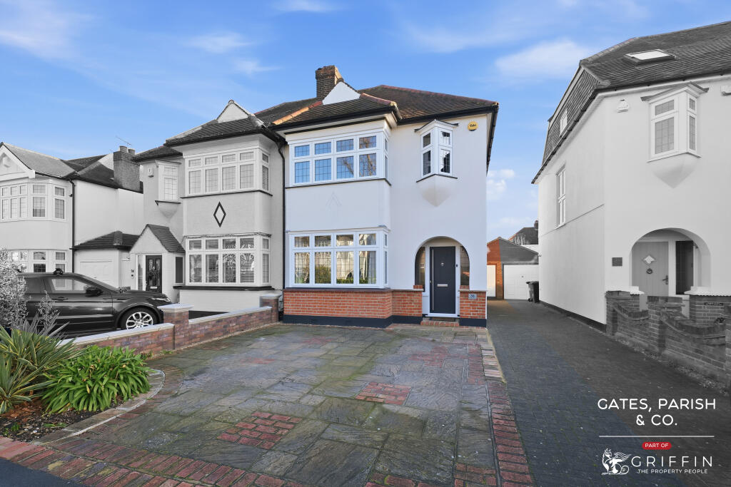 Maple Avenue, Upminster, RM14