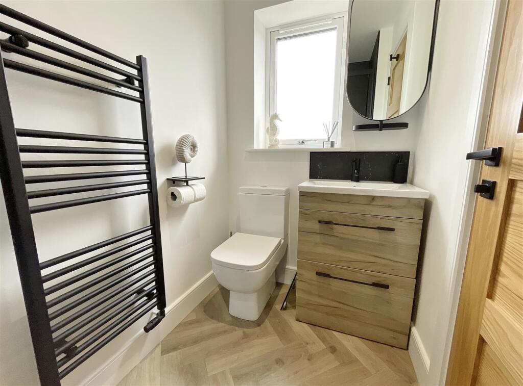 Master Bedroom En-Suite