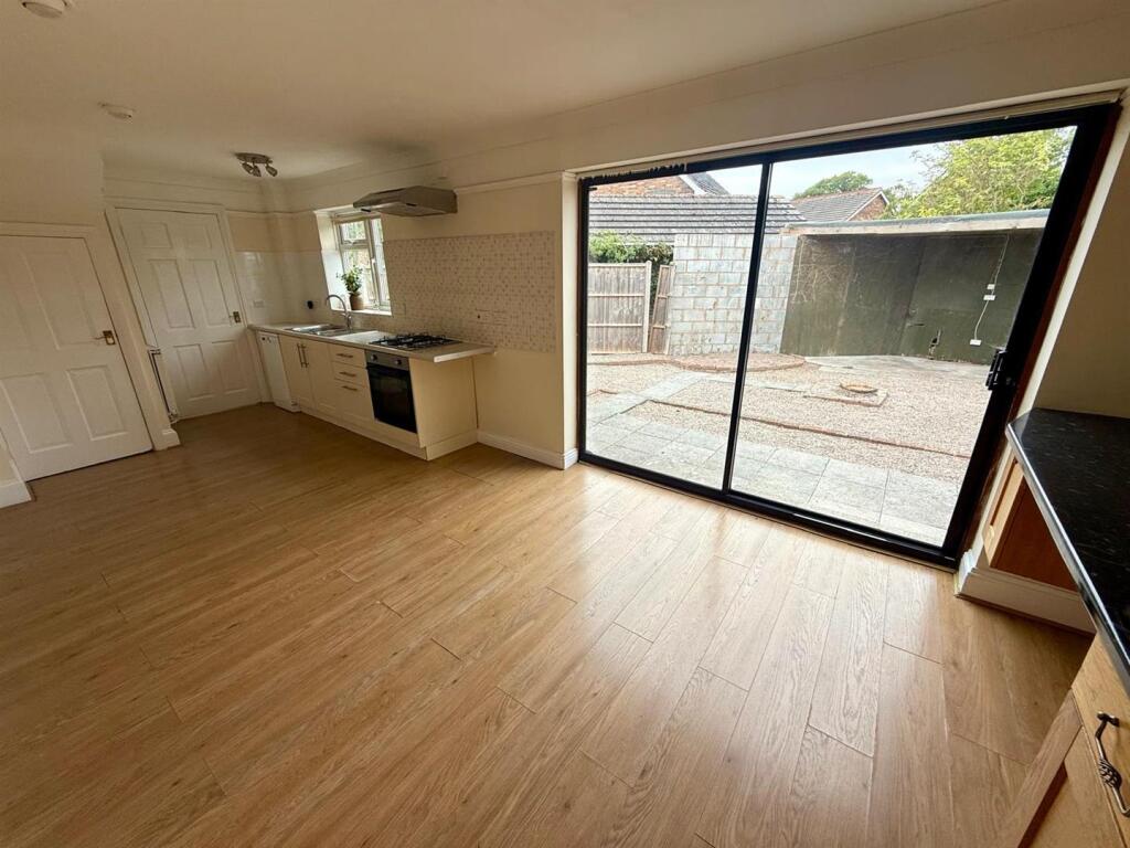 WhatsApp Image 2025-08-18 at 10.23.22_852a069a.jpg