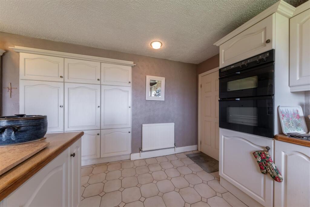 16 The Coppice-004.jpg