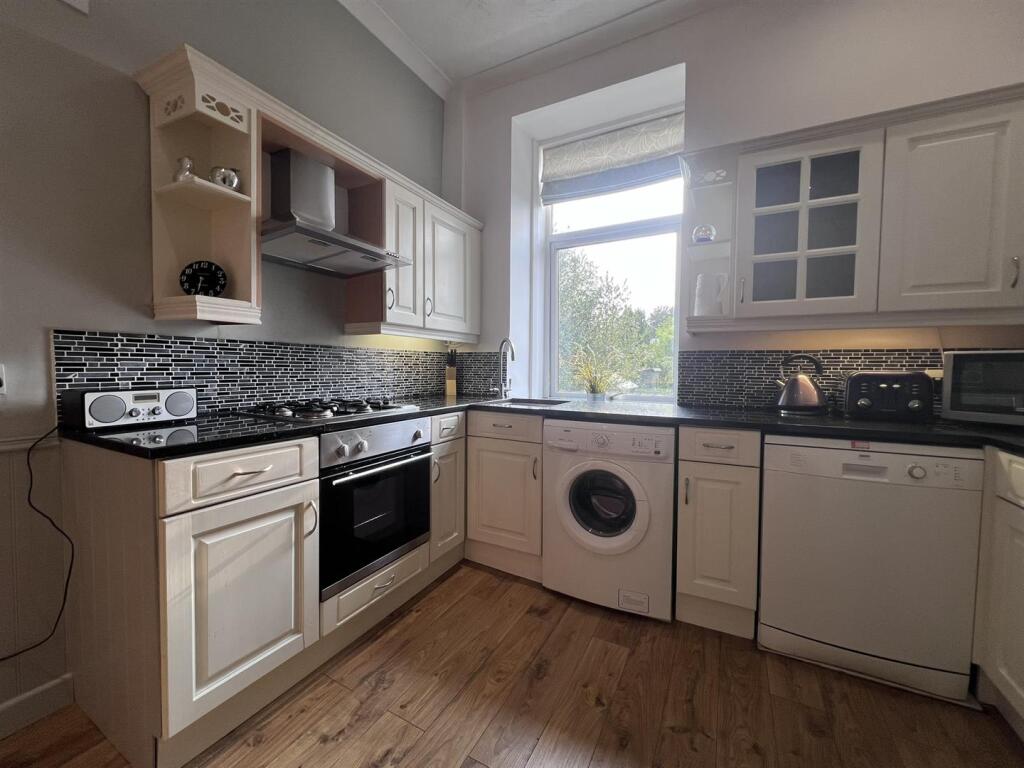 Kitchen (3).JPEG