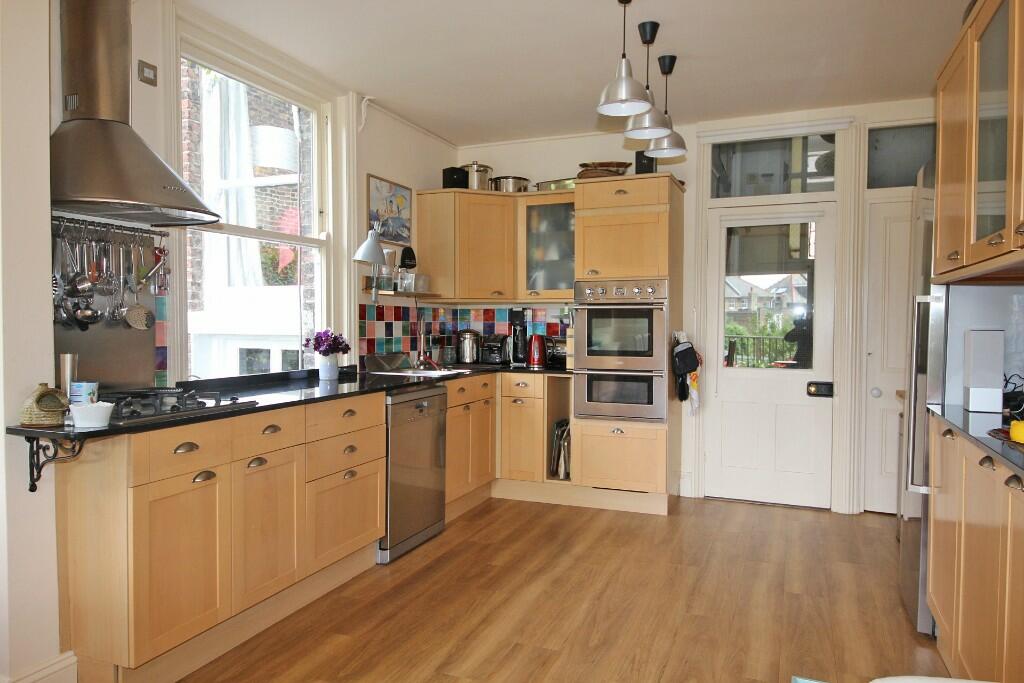 Kit/Breakfast Room