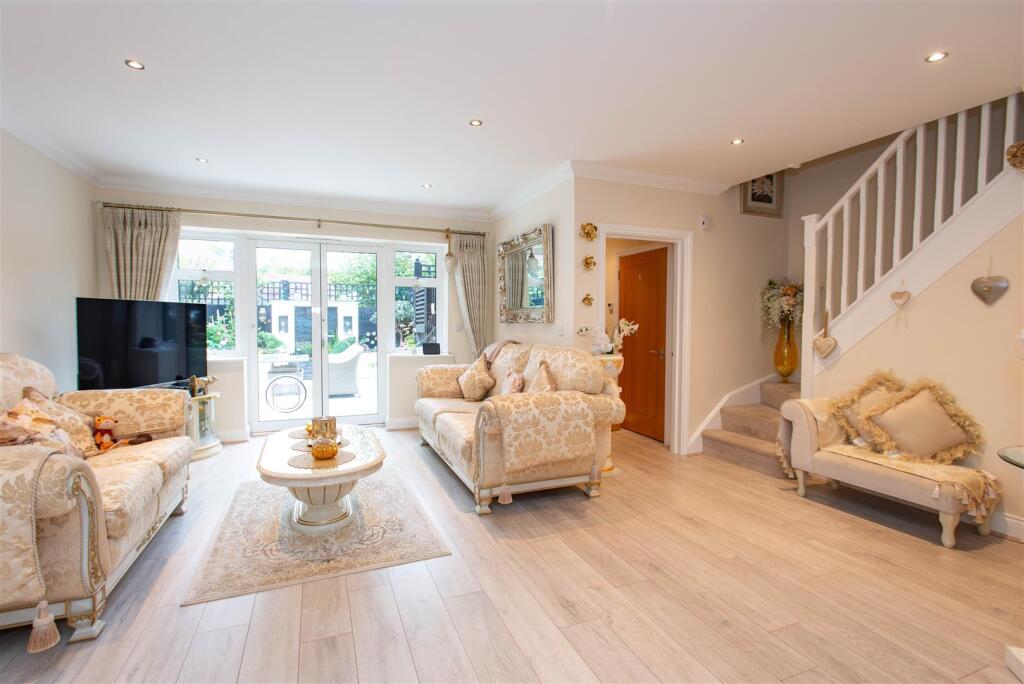 2025.10.14 - 4 Alma Barn Mews, BR6 7FE-2597.jpg