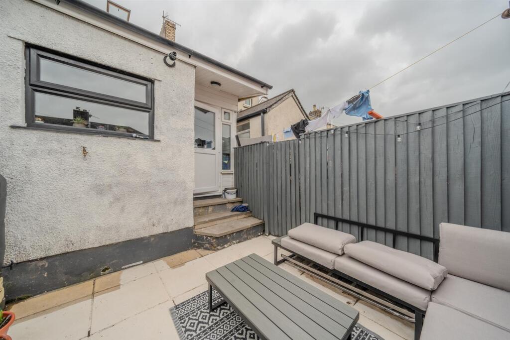 21 Gwent Street-17.jpg