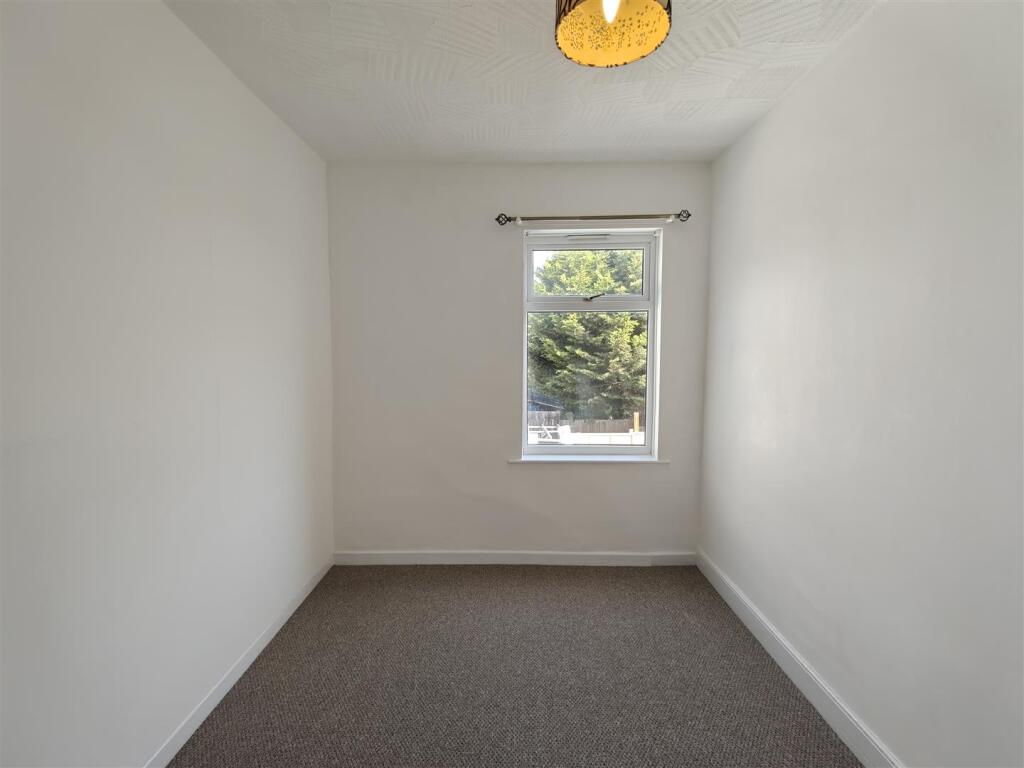 Bedroom 2.2.jpg