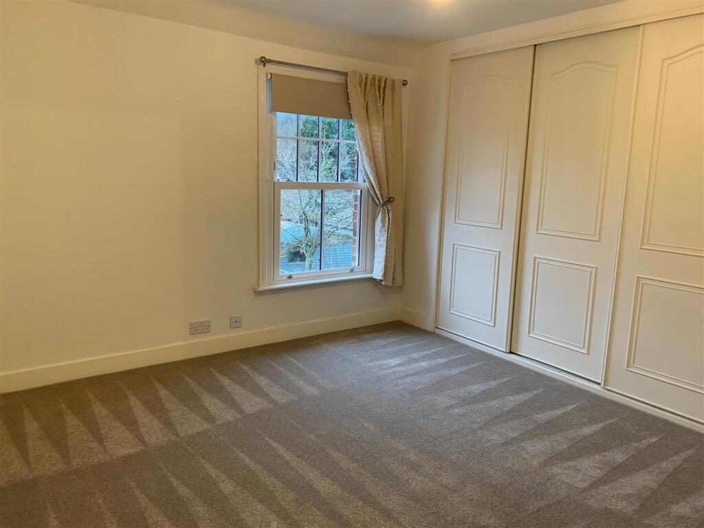 Bedroom Main.jpg