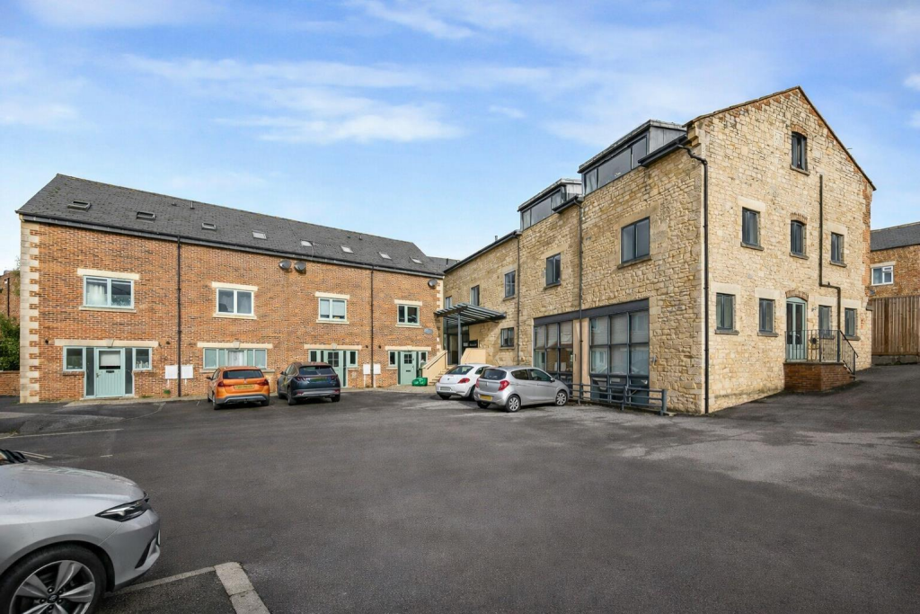 Dolphin Munday Court, Ebley, Stroud