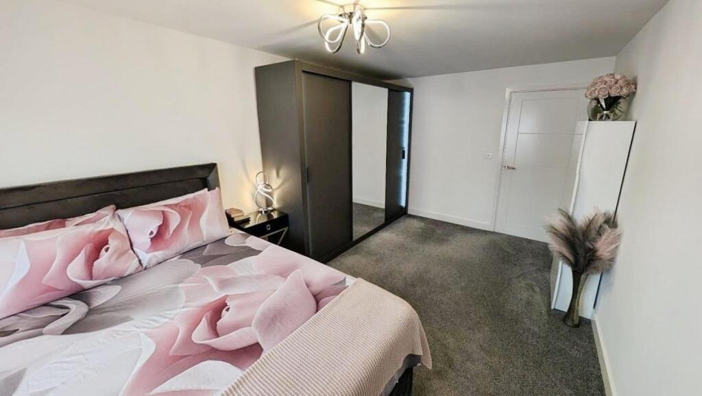 53 Oxleigh bed 1 e.jpg