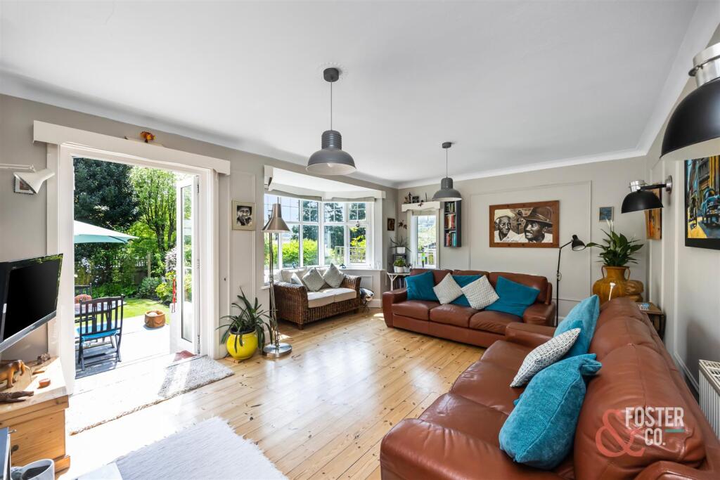 Surrenden Crescent 32-019.jpg