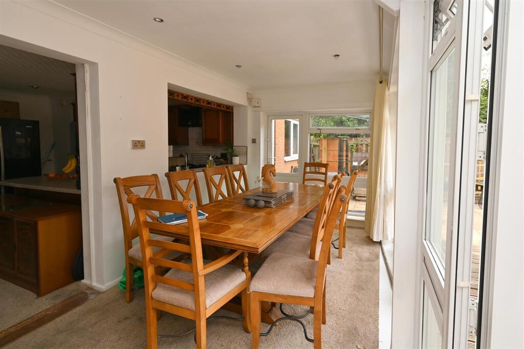 dining room1.JPG
