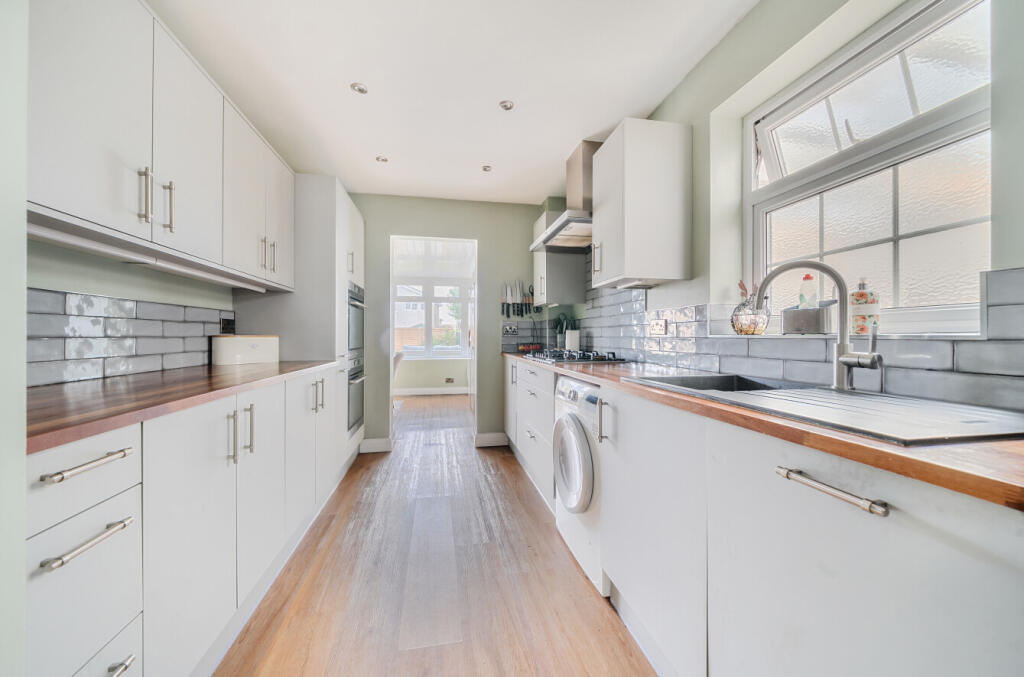 6-6821b4b3f084a-1...