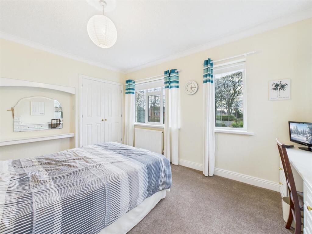 Bedroom: