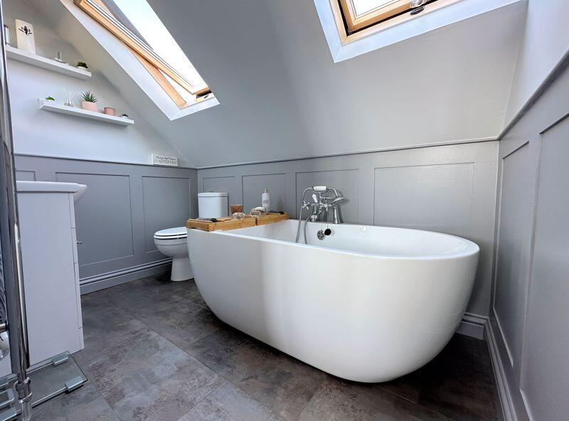 En Suite Bathroom