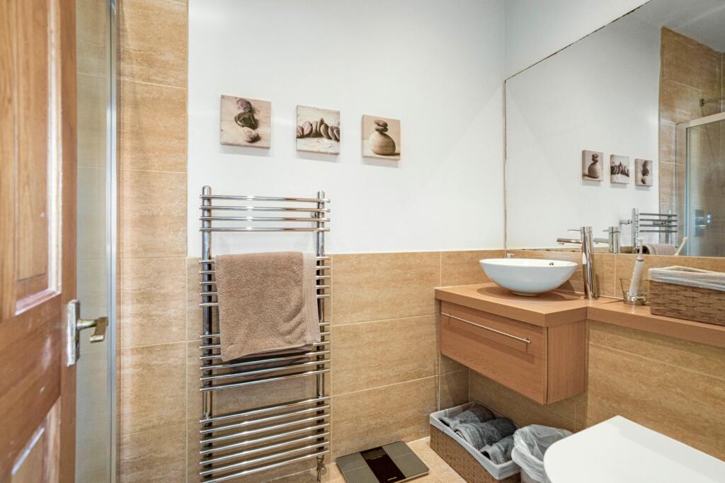 En-Suite To Bed 2