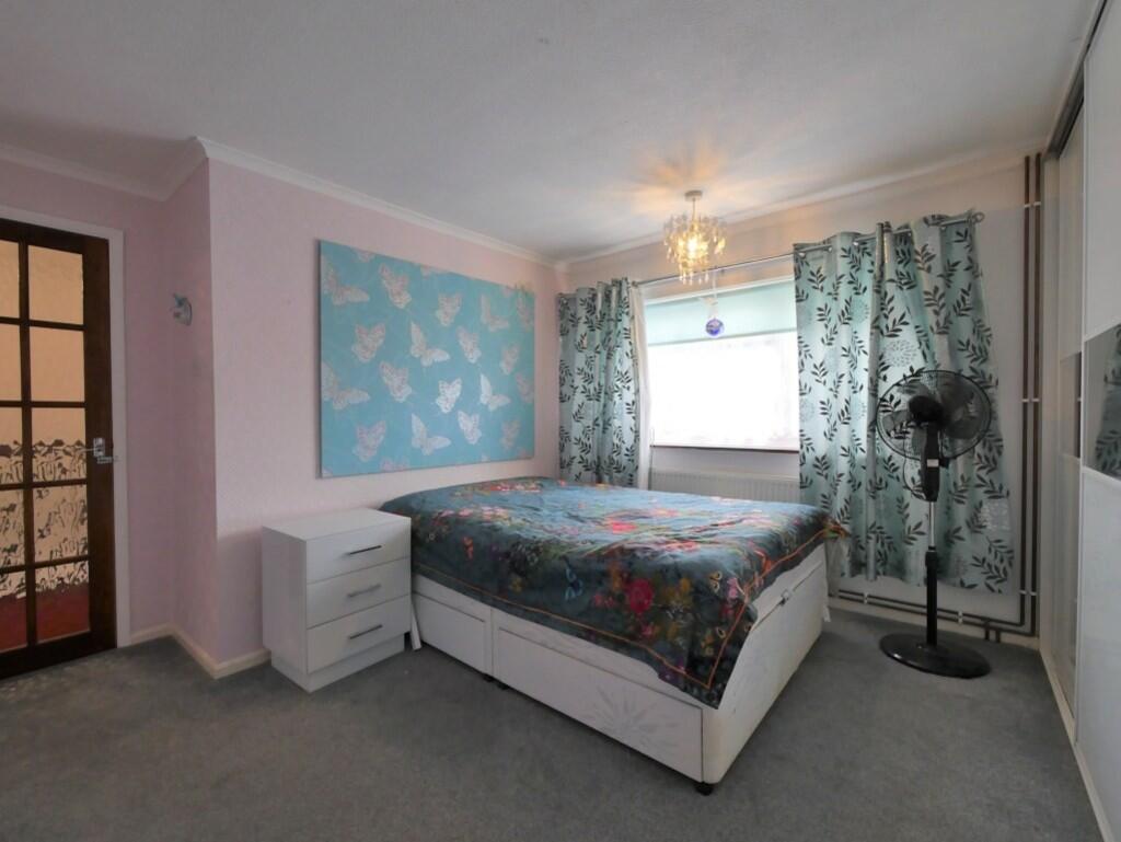 BEDROOM1 2