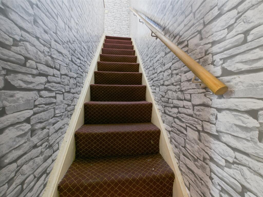 CAM03729G0-PR0050-STILL007