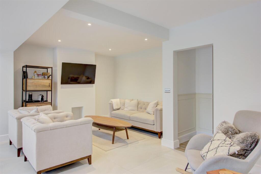 Kitchen/family/dining