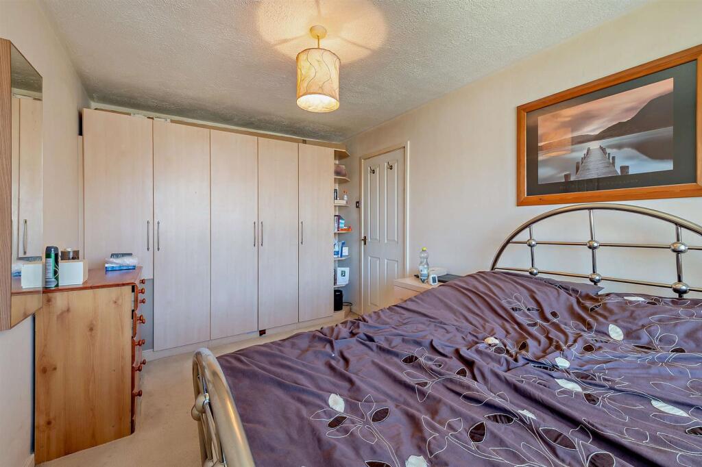 8649144-interior16-800.jpg