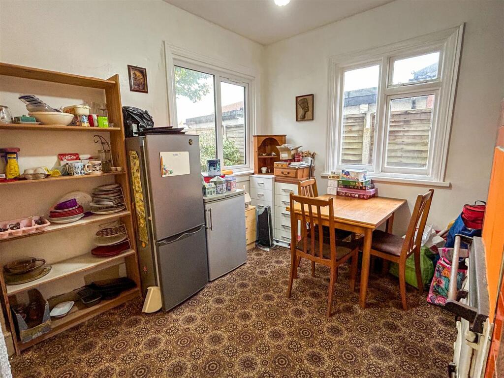 BREAKFAST ROOM