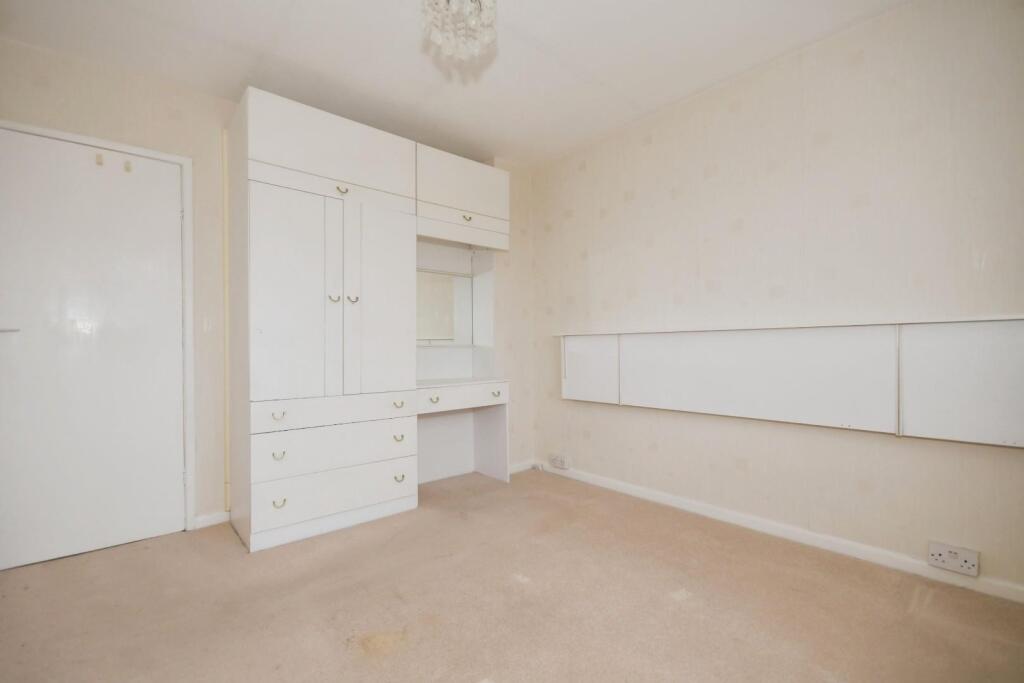 BEDROOM 2 02.jpg
